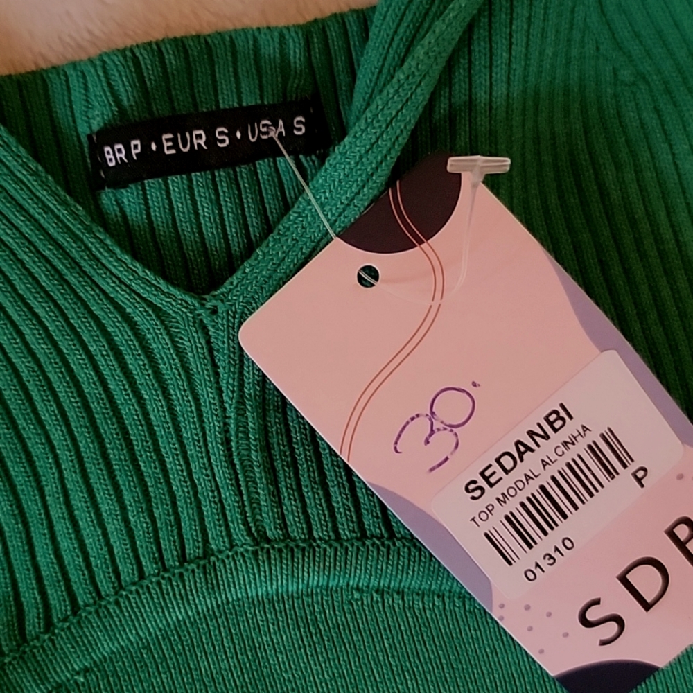 Cropped Tank - Picture 2 of 4